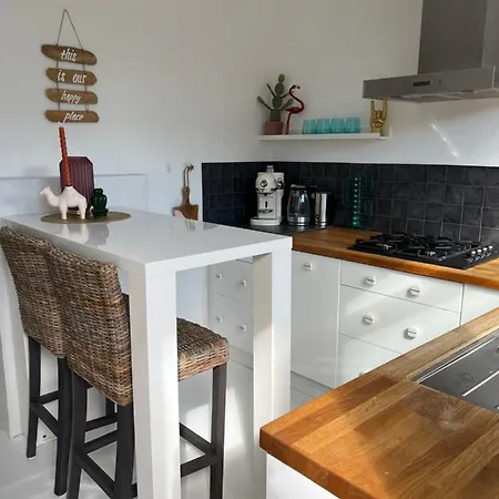 Little Boho House 900 M From Beach